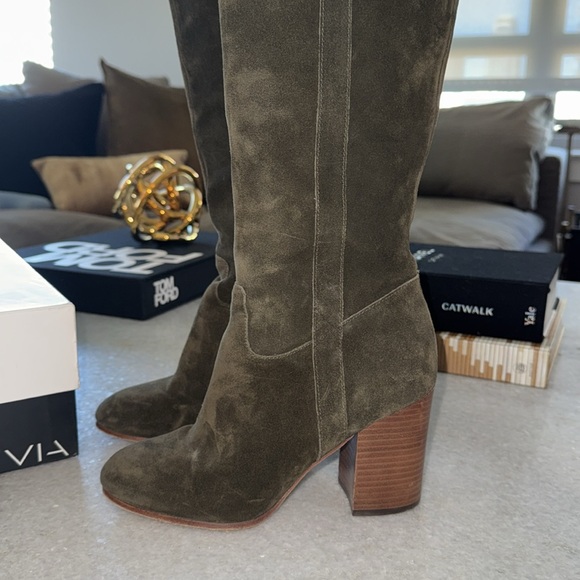 Gorgeous Via Spiga V-Babe Knee High Boots in Military Suede - Sz 7M - Picture 2 of 8